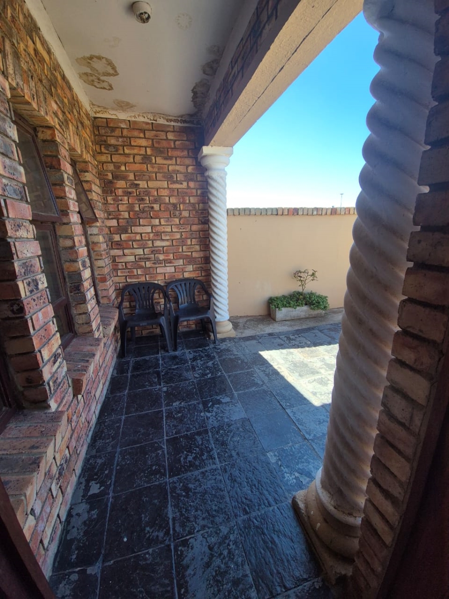 3 Bedroom Property for Sale in Zwide Eastern Cape